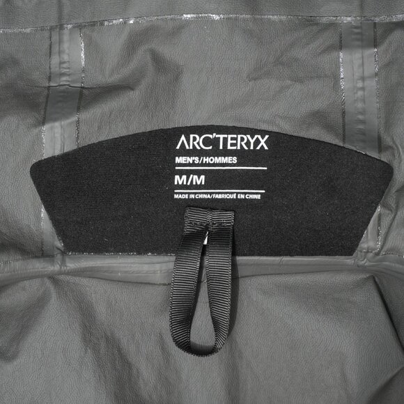 Arc'teryx Black and Gold Hooded Jacket Men's - Picture 8 of 9